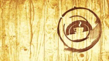 Kahve dükkanının atalet sıçrama ve döndürme efekti markalaştırma saf Odor kafeinli içecekler satma, kahve fincanı, ahşap masa arkaplanı.