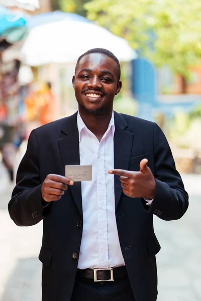 Hombre Negocios Africano Usando Pago Con Tarjeta Crédito —  Fotos de Stock