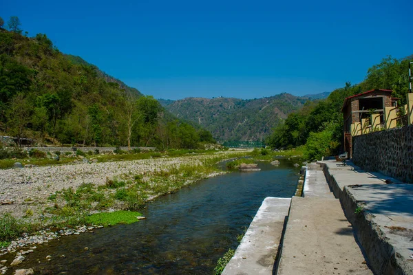 位于印度北部喜马拉雅山山麓的里希凯什甘加河 — 图库照片