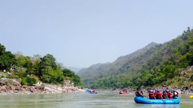 Rishikesh 'teki River Rafting, hayatınızın en unutulmaz seyahatlerinden biri olması için nabzınızı hızlandıracak bir deneyimdir..