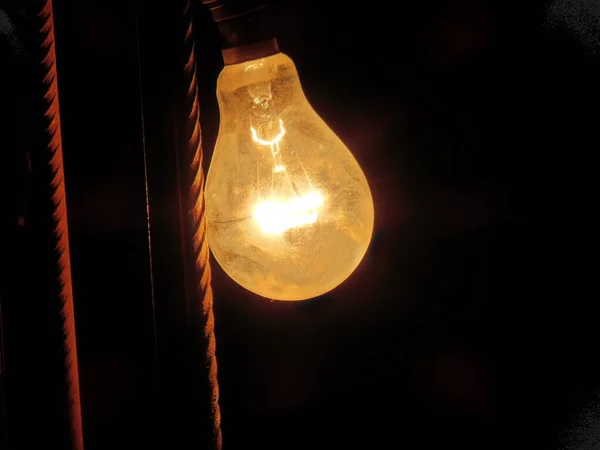 Электронные Лампочки 100 — стоковое фото