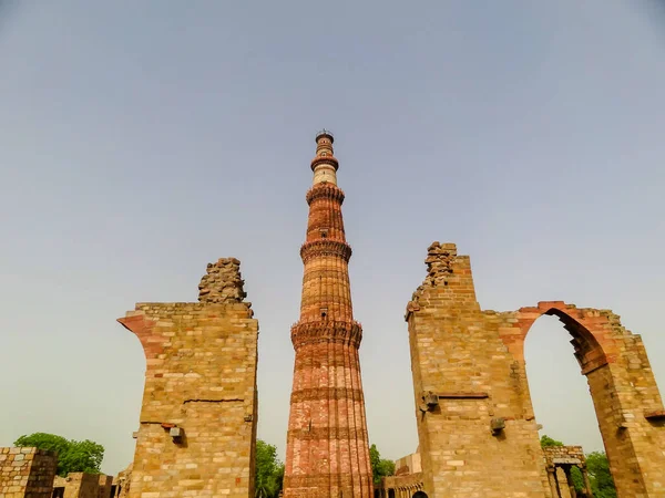 Qutb Minar Uno Los Monumentos Históricos Más Famosos India Complejo — Foto de Stock