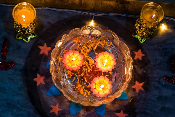 Happy Diwali Rangoli Schilderij Vloer Voor Diwali Met Zwevende Kaarsen — Stockfoto