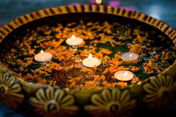 Happy Diwali Pintura Rangoli Suelo Para Diwali Con Velas Flotantes — Foto de Stock