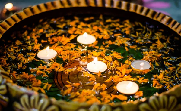 Happy Diwali Pintura Rangoli Suelo Para Diwali Con Velas Flotantes — Foto de Stock