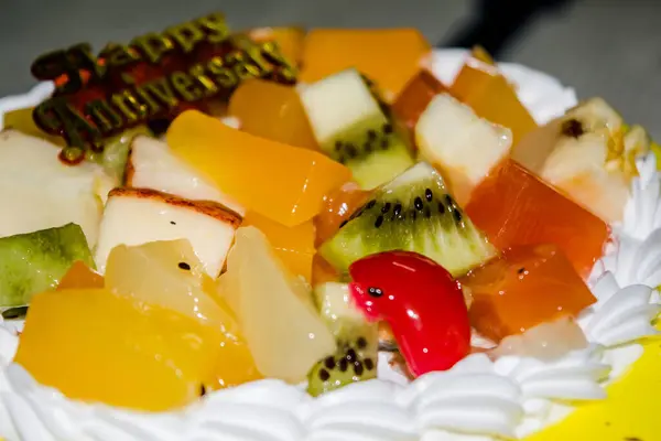 Sabroso Pastel Frutas Amarillo Con Sabor Vainilla — Foto de Stock