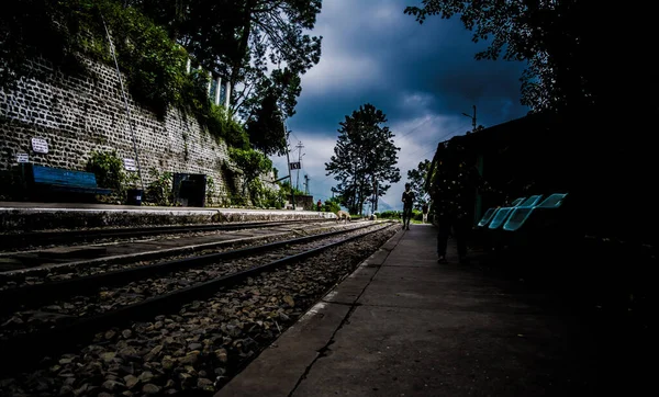 巴洛克铁路 Barog Railway 位于联合国教科文组织世界遗产Kalkashimla铁路 — 图库照片