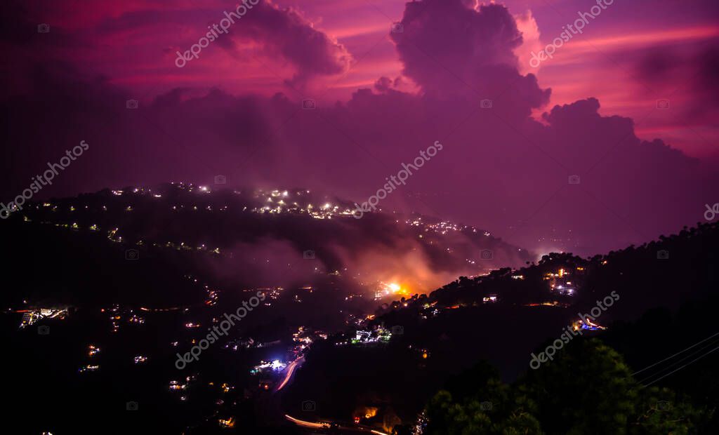 Barog, una estación de la colina en el distrito de Solan en el estado