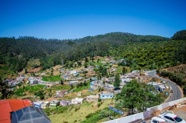 Ooty City hava manzarası (Udhagamandalam), Hindistan 'ın Tamil Nadu eyaletinde yer alan bir tatil köyüdür..