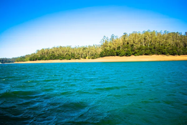 Pykara Lake Είναι Μια Δημοφιλής Απόδραση Που Βρίσκεται Απόσταση Περίπου — Φωτογραφία Αρχείου