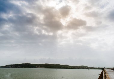 Somenath Gujarat Hindistan 'daki Somnath Tapınağı deniz plajı.