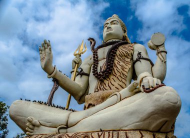 Nageshvara, Şiva Purana 'da bahsedilen tapınaklardan biridir ve 12 Jyotirlingas' tan biridir..