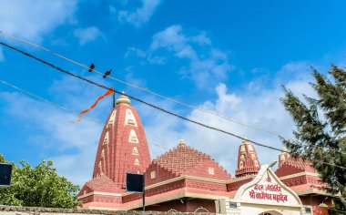 Nageshvara, Şiva Purana 'da bahsedilen tapınaklardan biridir ve 12 Jyotirlingas' tan biridir..