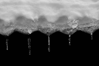 Patnitop Jammu Hindistan 'da soğuk çatılı buz barajları, kış manzarası