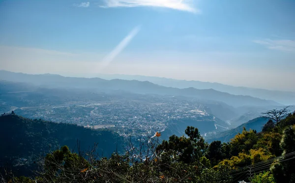 Hermosa Ciudad Cordillera Del Himalaya Vista Desde Montaña Vaishnodevi Patnitop — Foto de Stock