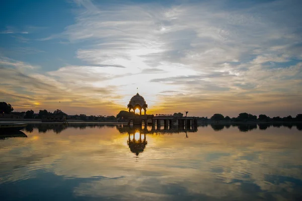 Озеро Гадсисар Сагар Джайсалмер Раджастхане Восход Солнца Озере Гадсисар Сагар — стоковое фото
