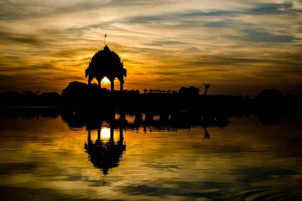 Gadsisar Sagar Lake Jaisalmer Rajasthan Soluppgång Vid Gadsisar Sagar Lake — Stockfoto