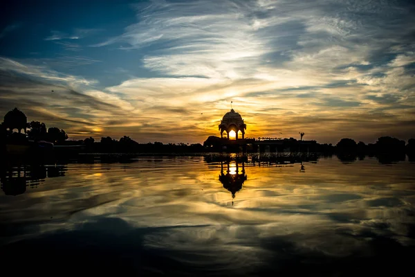 Gadsisar Sagar Lake Jaisalmer Rajasthan Soluppgång Vid Gadsisar Sagar Lake — Stockfoto