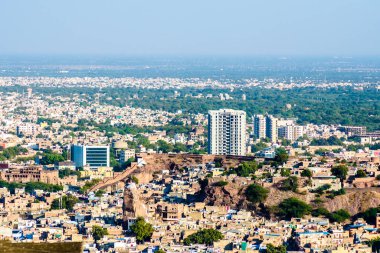 Mehrangarh ya da Mehran Kalesi 'nin tepesinden Jodhpur şehri hava görüntüsü