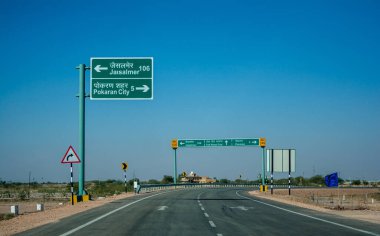 Hindistan, Rajasthan Çölü 'nde otoyol, patika, yol 