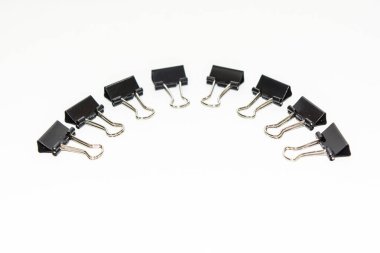 Siyah ataçlar, beyaz arkaplanda izole edilmiş..