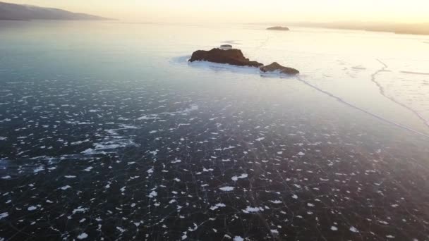 Luftaufnahme Der Insel Oltrek Morgengrauen Der Baikalsee Winter — Stockvideo