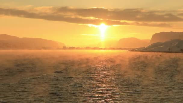 严重霜冻中的雾状风暴海 巴伦支海 — 图库视频影像