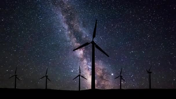 Silhouette Von Windrädern Gegen Den Sternenhimmel Milchstraße Zeitraffer — Stockvideo