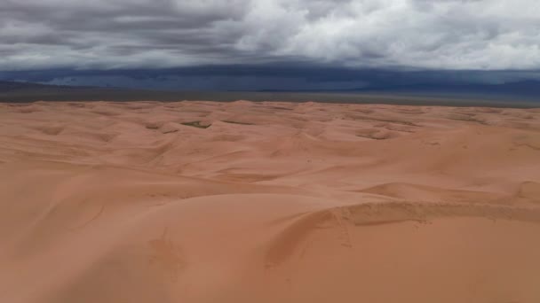 Stormmoln Över Sanddyner Öknen — Stockvideo