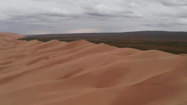 Stormmoln Över Sanddyner Öknen — Stockvideo