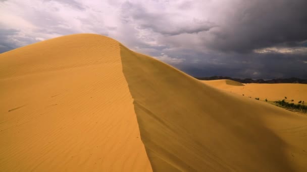 Sterke Wind Woestijn Zand Waait Uit Duinen — Stockvideo