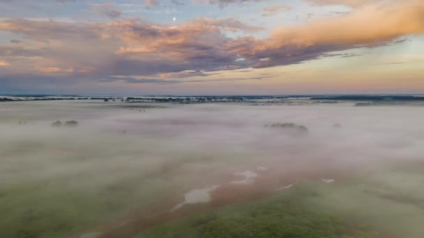 Misty Dawn Vliegt Boven Wolken Drone Video — Stockvideo