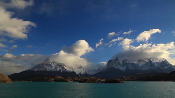 Dramatisk Gryning Torres Del Paine Chile — Stockvideo