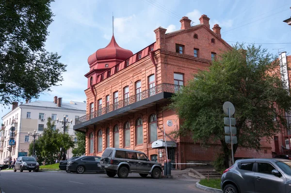 俄罗斯 哈巴罗夫斯克 2019年8月8日 Grzybovsky公寓建于1902年 位于哈巴罗夫斯克市中心 — 图库照片