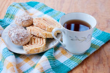 Şekerlemeli sabah çayı, yakın plan.