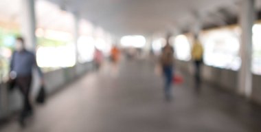 Bangkok Gökyüzü treninin yürüme yolu için bulanık efektli bir görüntü. İnsanlar olmadan. Şehir salgını ve Coronavirus salgını.. 