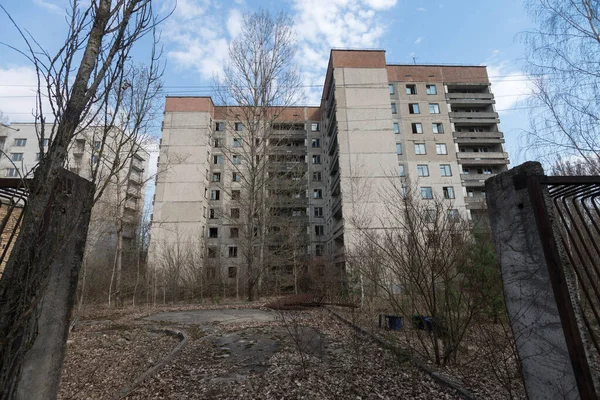 Verlaten Spookstad Pripyat Postapocalyptische Stad Voorjaarsseizoen Uitsluitingszone Van Tsjernobyl Oekraïne — Stockfoto