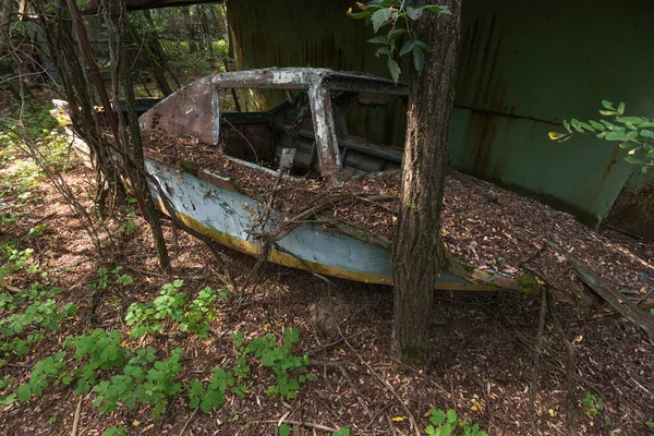 Barco Abandonado Cerca Pripyat Ciudad Post Apocalíptica Temporada Verano Zona — Foto de Stock