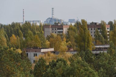 Terk edilmiş hayalet kasaba Pripyat, kıyamet sonrası şehir, nükleer santral manzarası, Çernobil 'de sonbahar mevsimi yasaklama bölgesi, Ukrayna