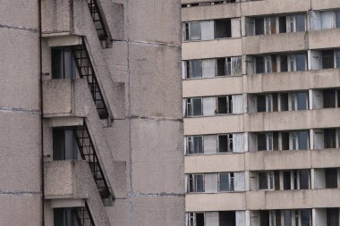 Terk edilmiş hayalet kasaba Pripyat 'ın mimarisi, kıyamet sonrası şehir, Çernobil Yasaklama Bölgesi, Ukrayna