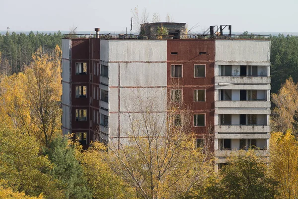 Дом Городе Призраке Припять Постапокалиптический Город Осень Чернобыльской Зоне Отчуждения — стоковое фото