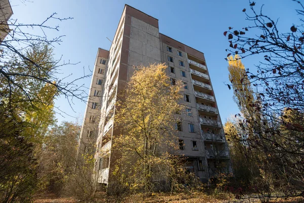 Дом Городе Призраке Припять Постапокалиптический Город Осень Чернобыльской Зоне Отчуждения — стоковое фото