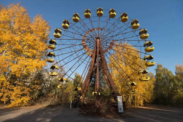 Rueda Fortuna Parque Atracciones Abandonado Ciudad Fantasma Pripyat Ciudad Post — Foto de Stock
