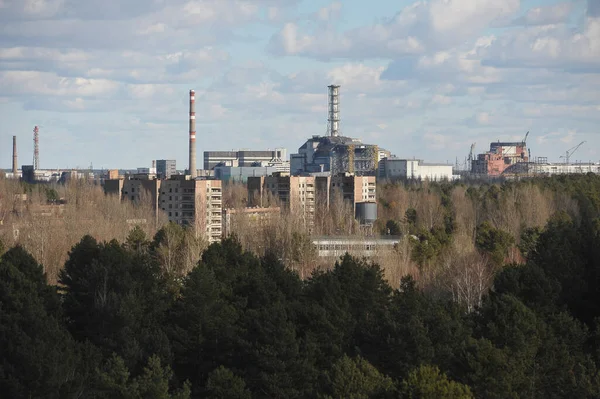 废弃的鬼城普里皮亚特 核电厂视图 世界末日后城市 切尔诺贝利禁区冬季 乌克兰 — 图库照片