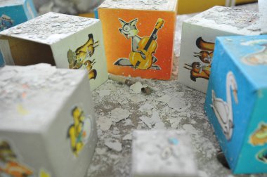 Çernobil 'deki anaokulunda oyuncaklar, Pripyat, Ukrayna' da terk edilmiş bir oda.