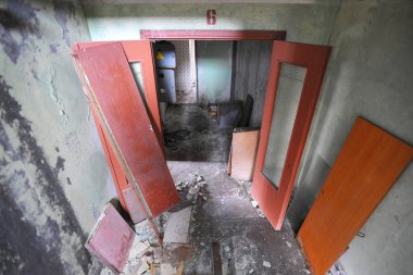 Pripyat, Çernobil Bölgesi, Ukrayna 'da terk edilmiş bir apartmanın içinde.