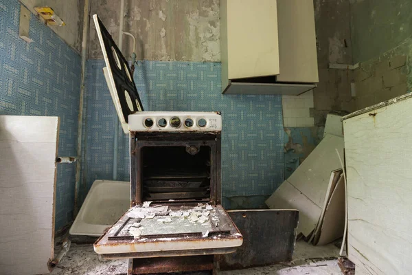 Fogão Apartamento Abandonado Cidade Fantasma Pripyat Interior Pós Apocalíptico Zona — Fotografia de Stock