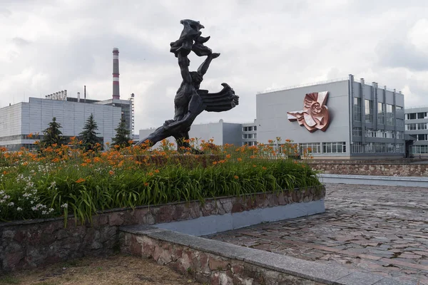 切尔诺贝利核电站普罗米修斯纪念碑 废弃的切尔诺贝利核电站 在禁区建造反应堆 乌克兰 — 图库照片