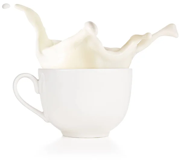 Mjölk Stänk Mugg Isolerad Vit Bakgrund — Stockfoto