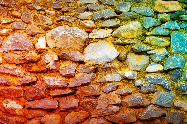 お互いに積層石灰岩から作られた石の壁の背景 — ストック写真